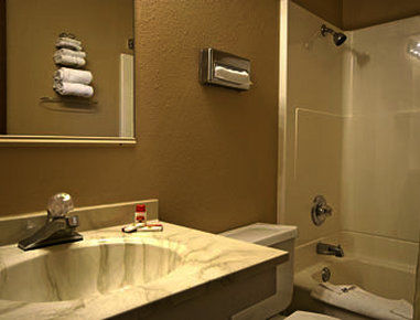 Super 8 by Wyndham Willmar Hotel Bagian luar foto